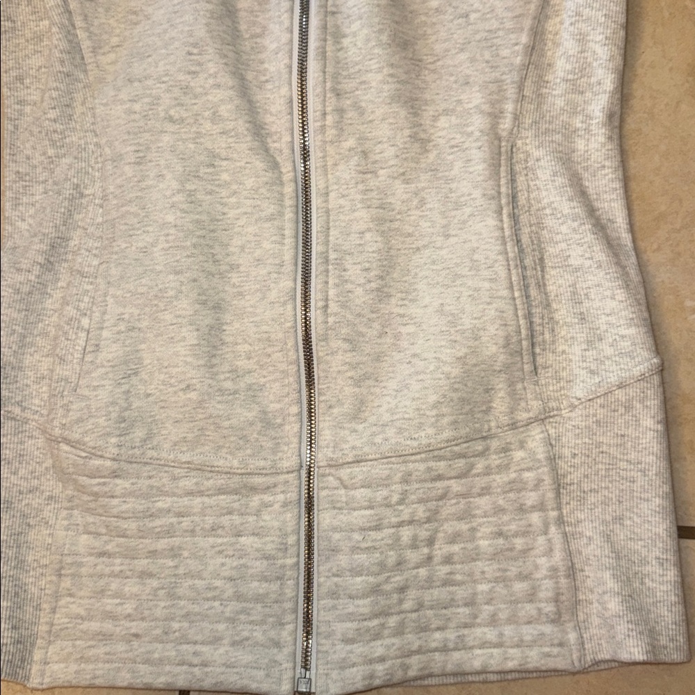 Lululemon Radiant Jacket II in Heathered Light Ivory Size 6 - Picture 10 of 15